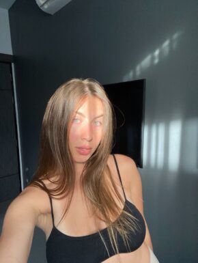Single Photo Carine20