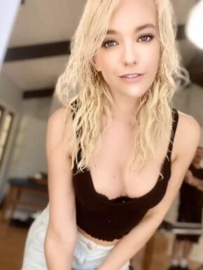 Single Photo Blondy Clara
