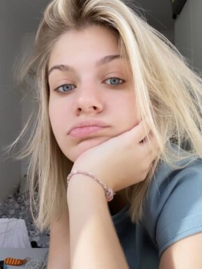 Single Photo Leaalexx